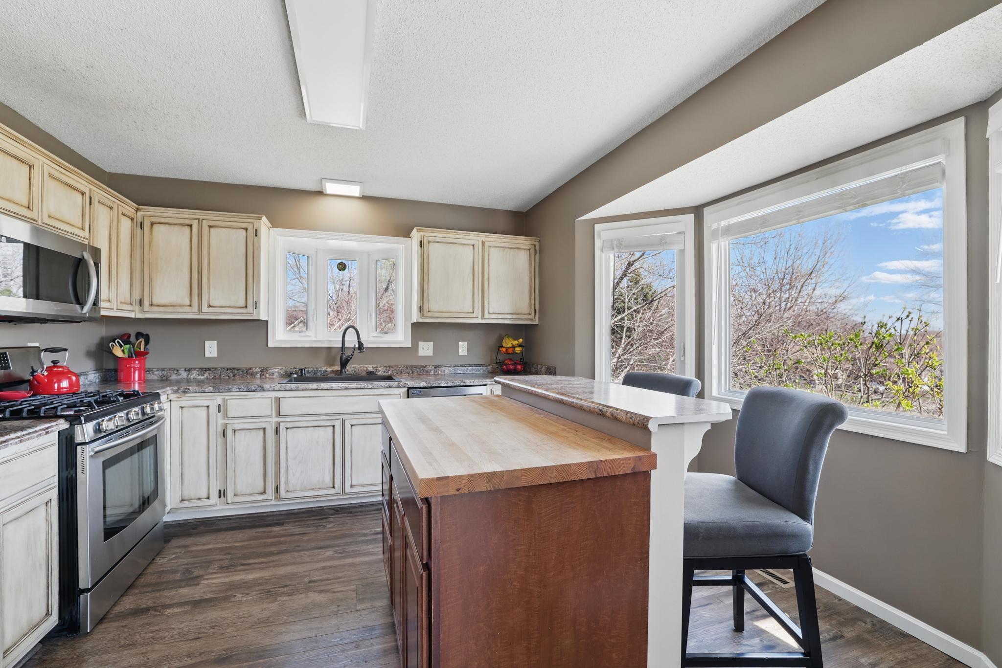 16461 Harwell Avenue