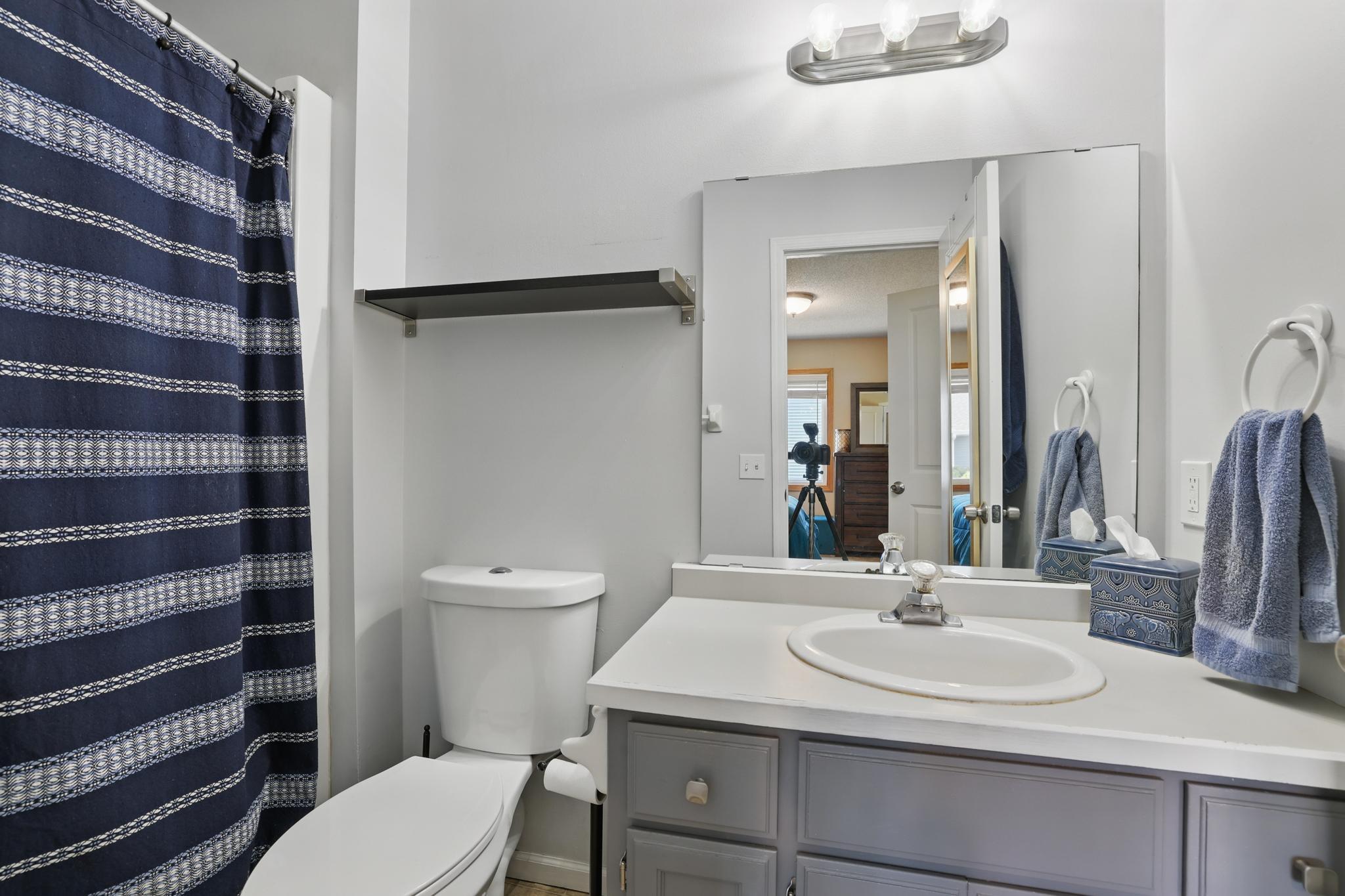 16461 Harwell Avenue