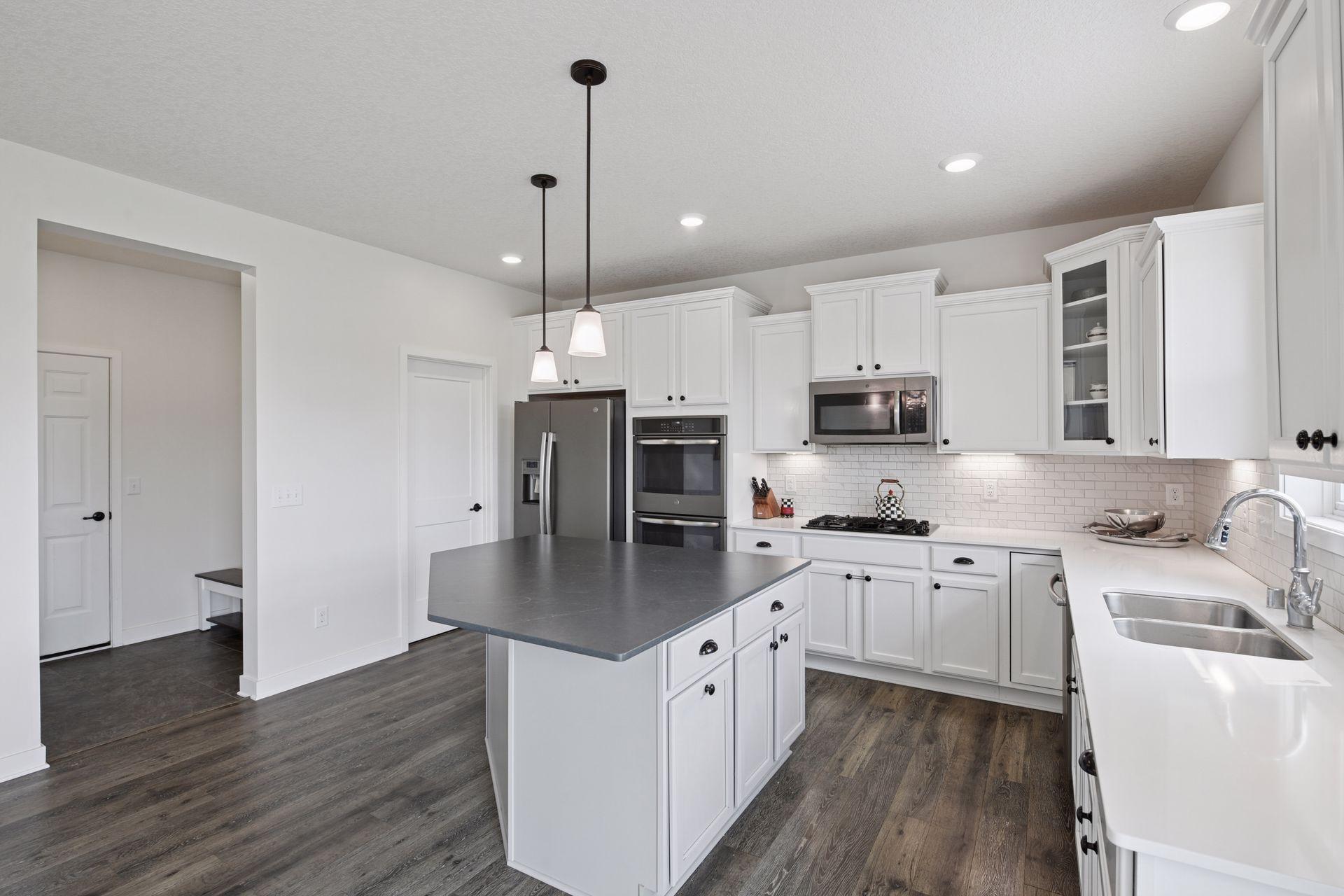 8999 Lakeside Drive
