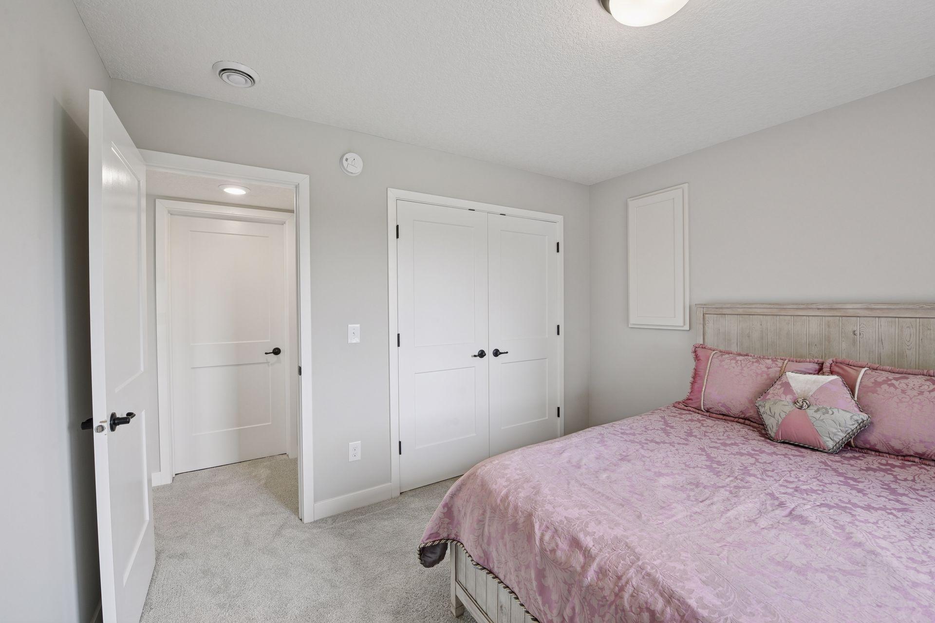 8999 Lakeside Drive