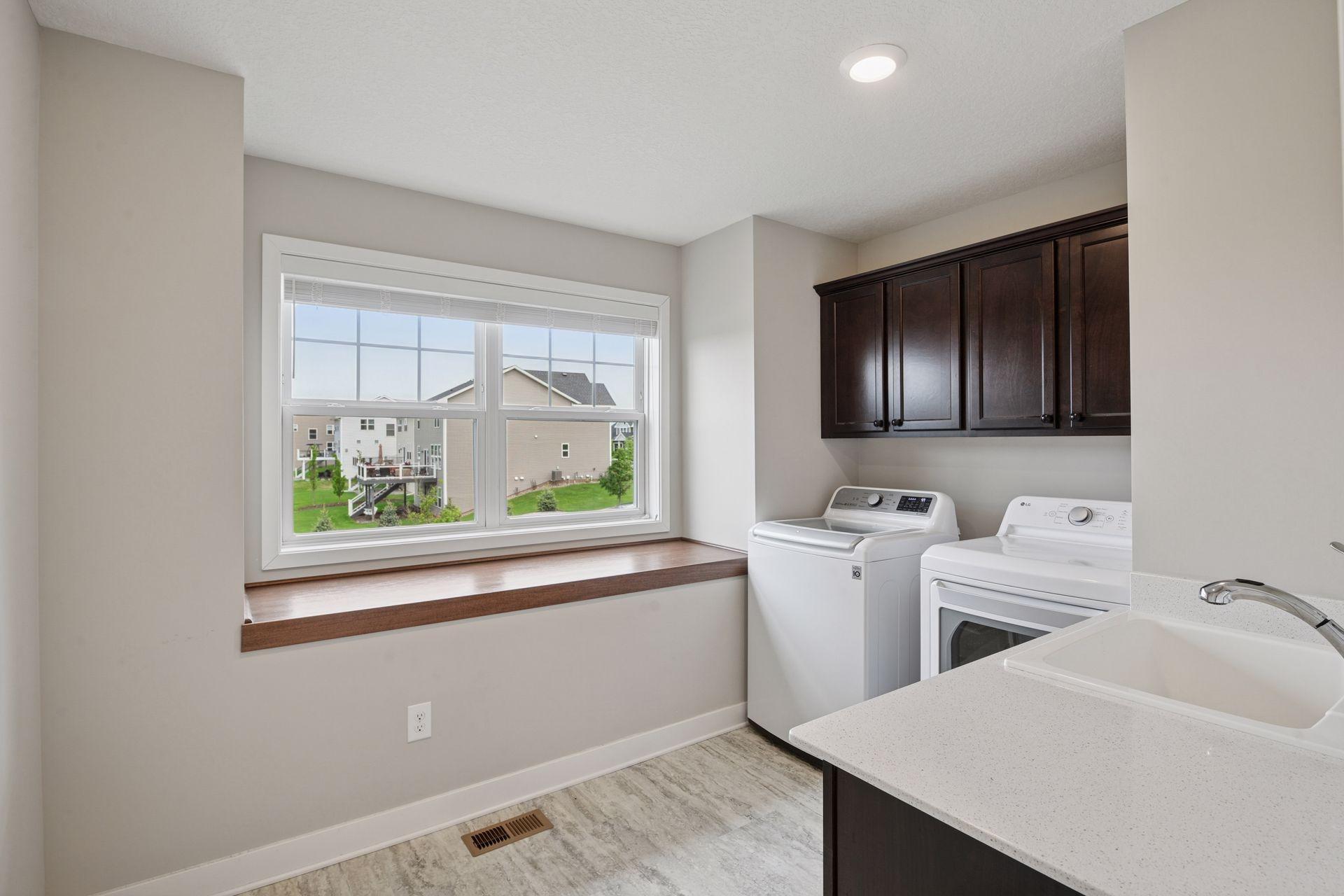 8999 Lakeside Drive