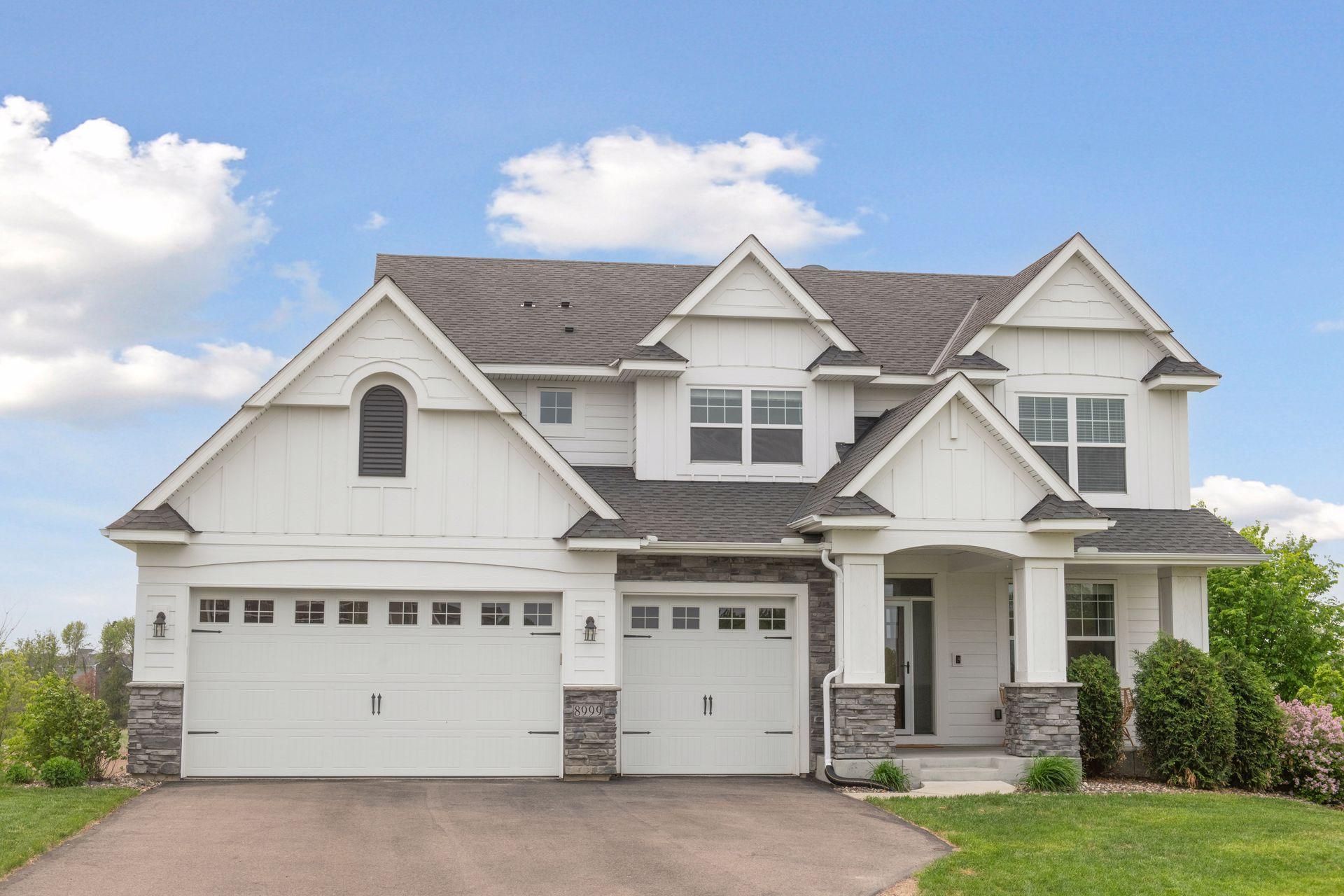8999 Lakeside Drive