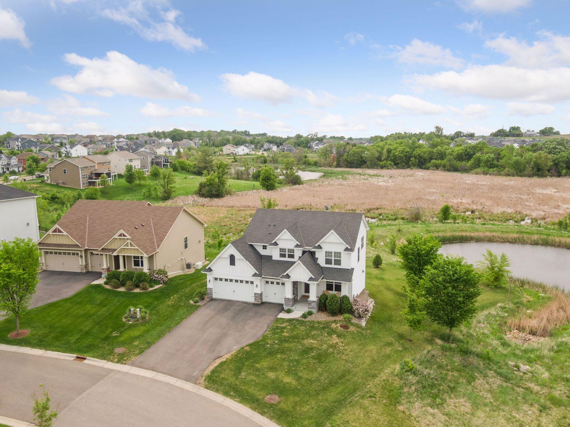 8999 Lakeside Drive