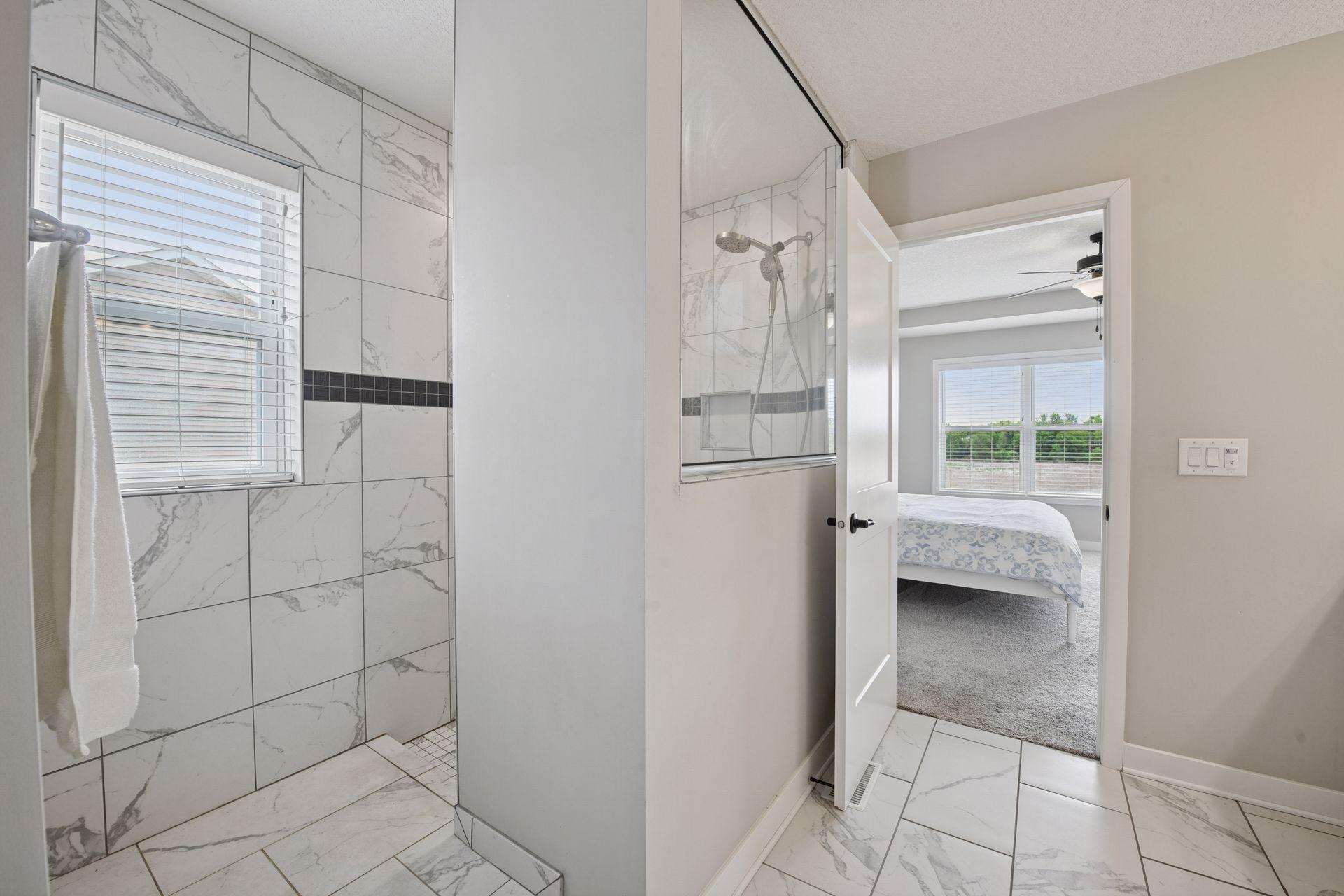 8999 Lakeside Drive
