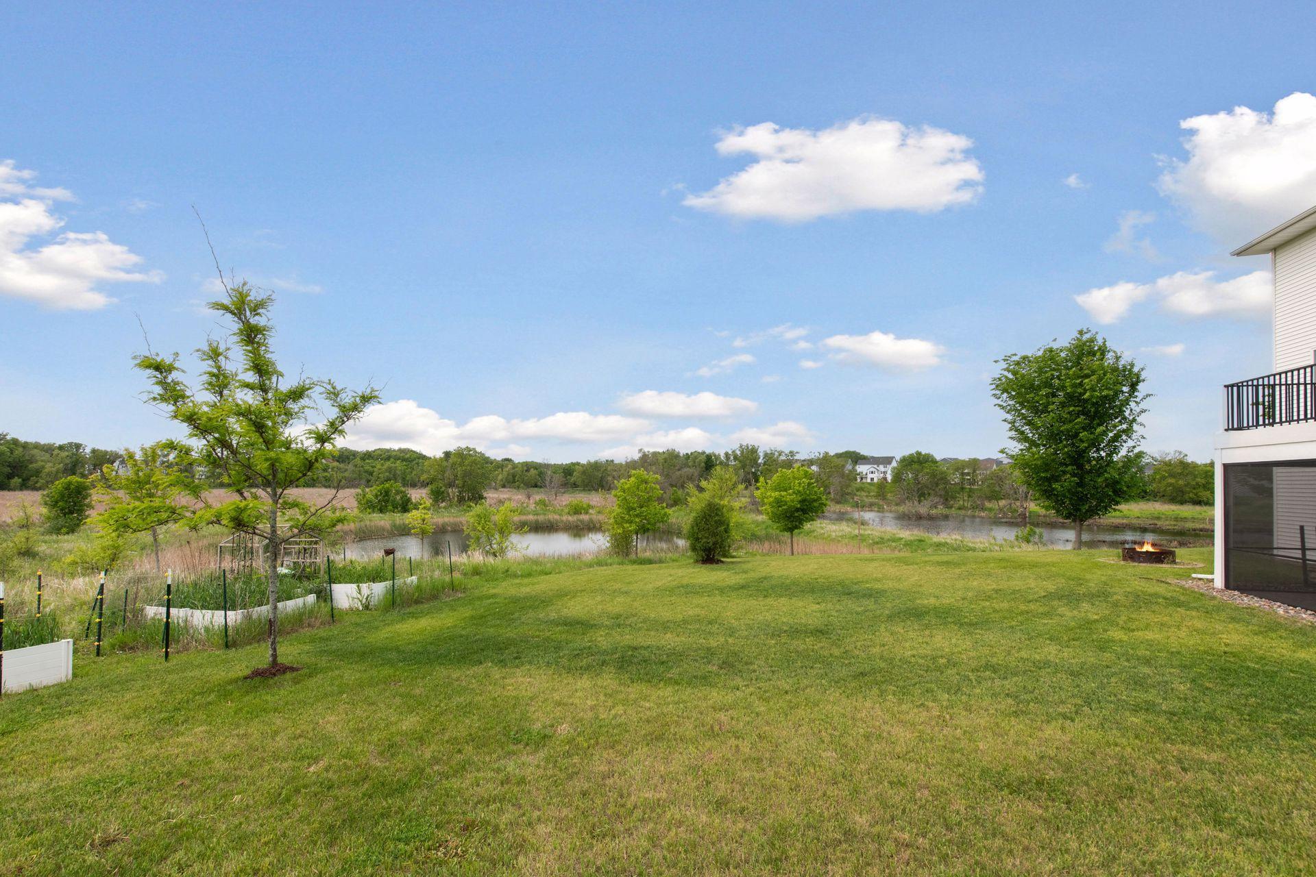 8999 Lakeside Drive