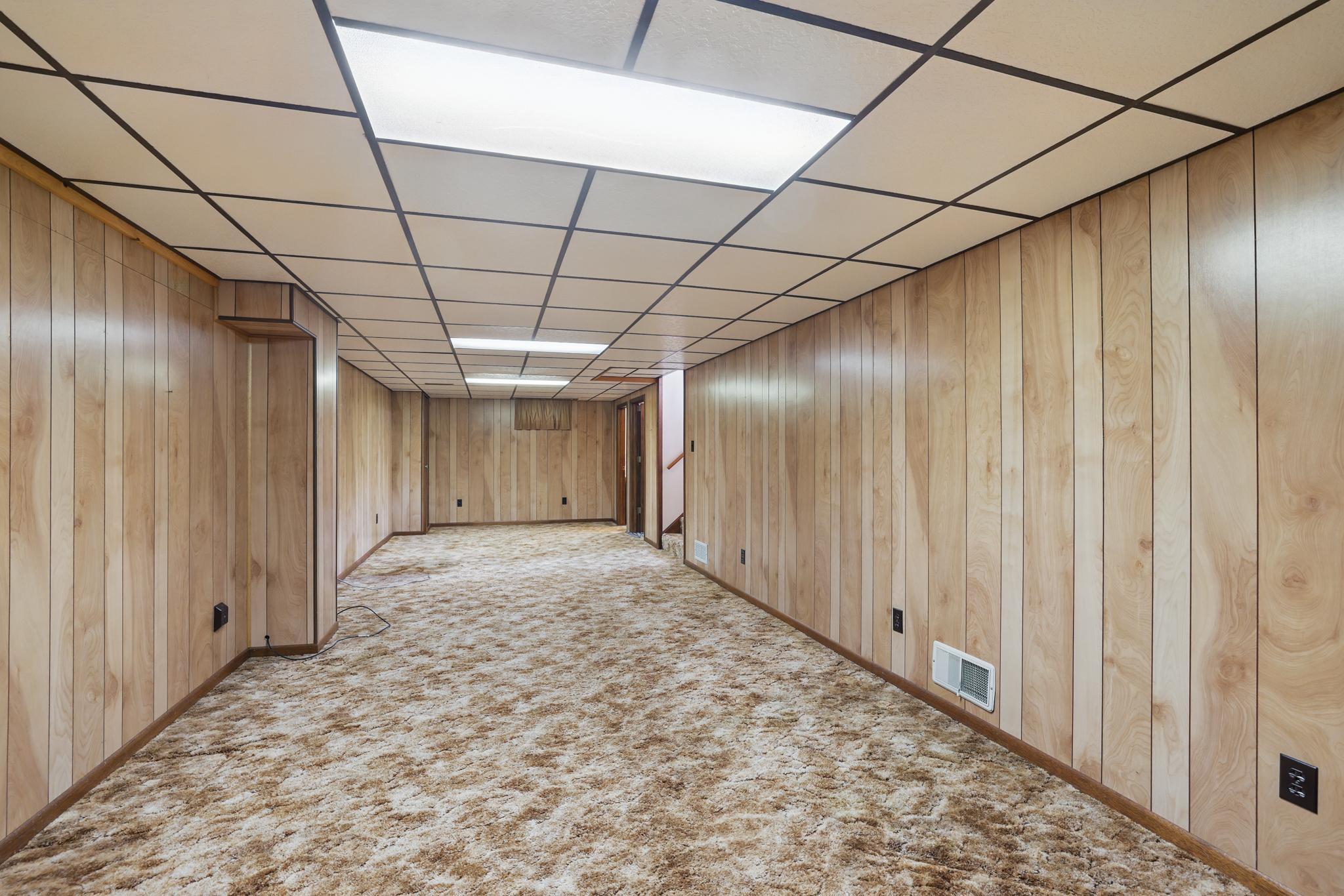 6943 Upper 5th Street N