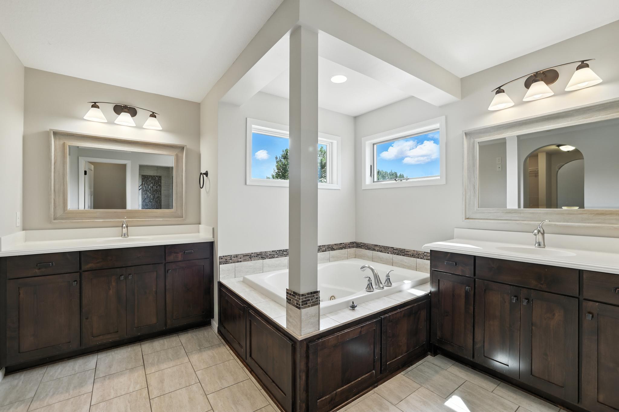 11568 Ivywood Bay