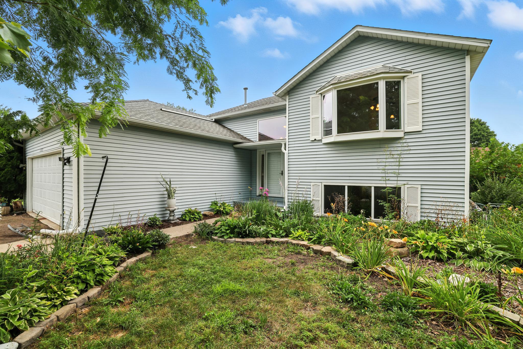 15913 Garrett Drive