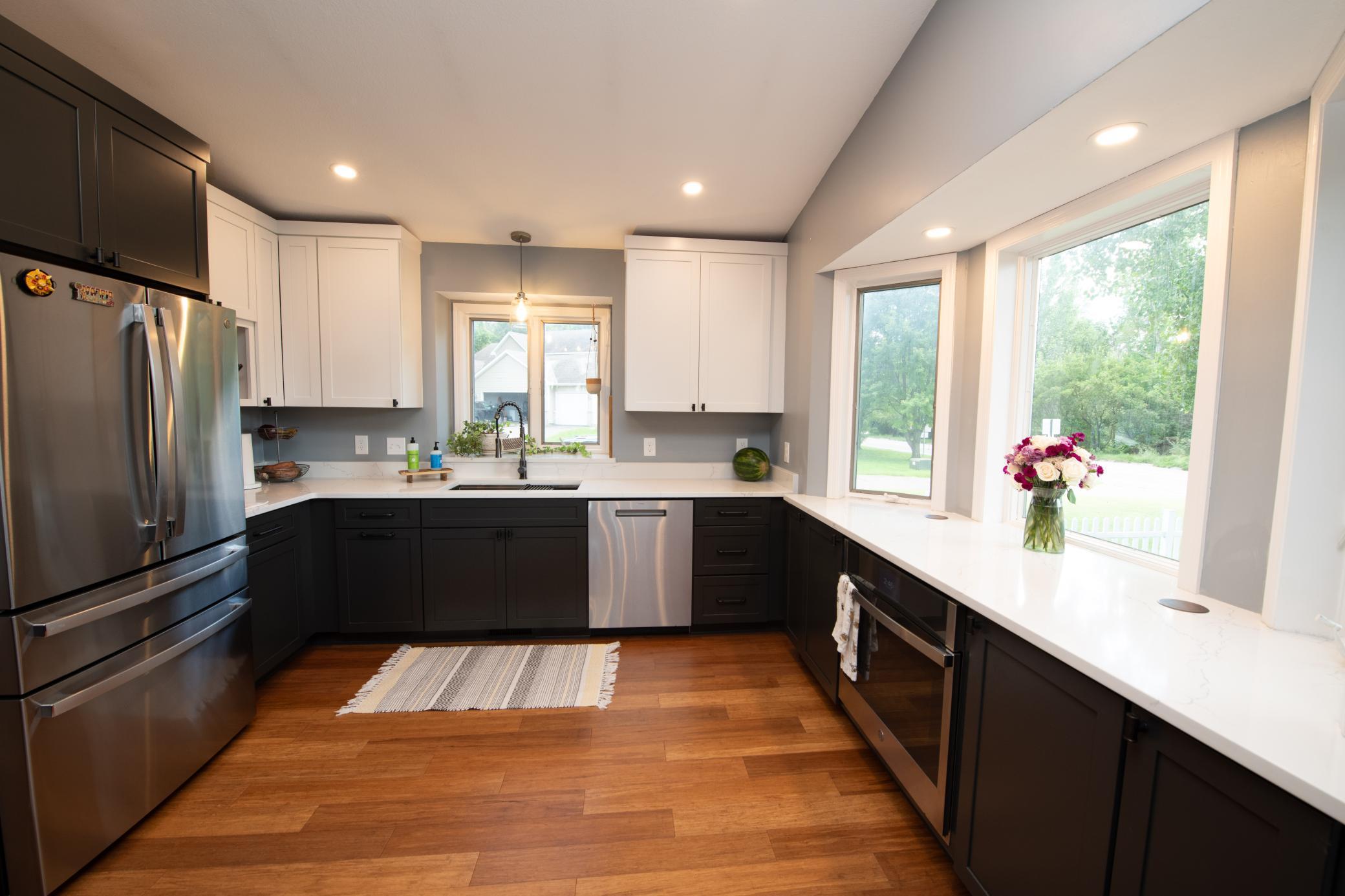 5910 Pineview Lane N