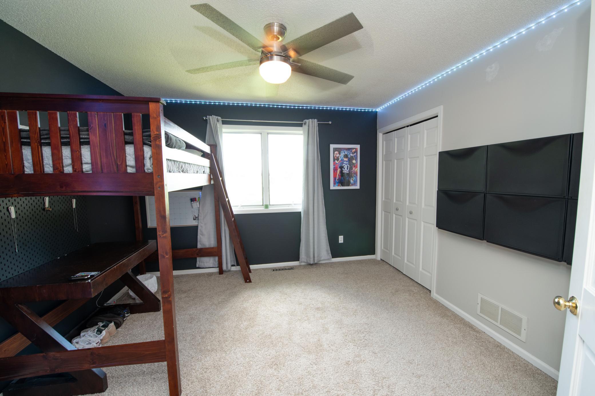 5910 Pineview Lane N