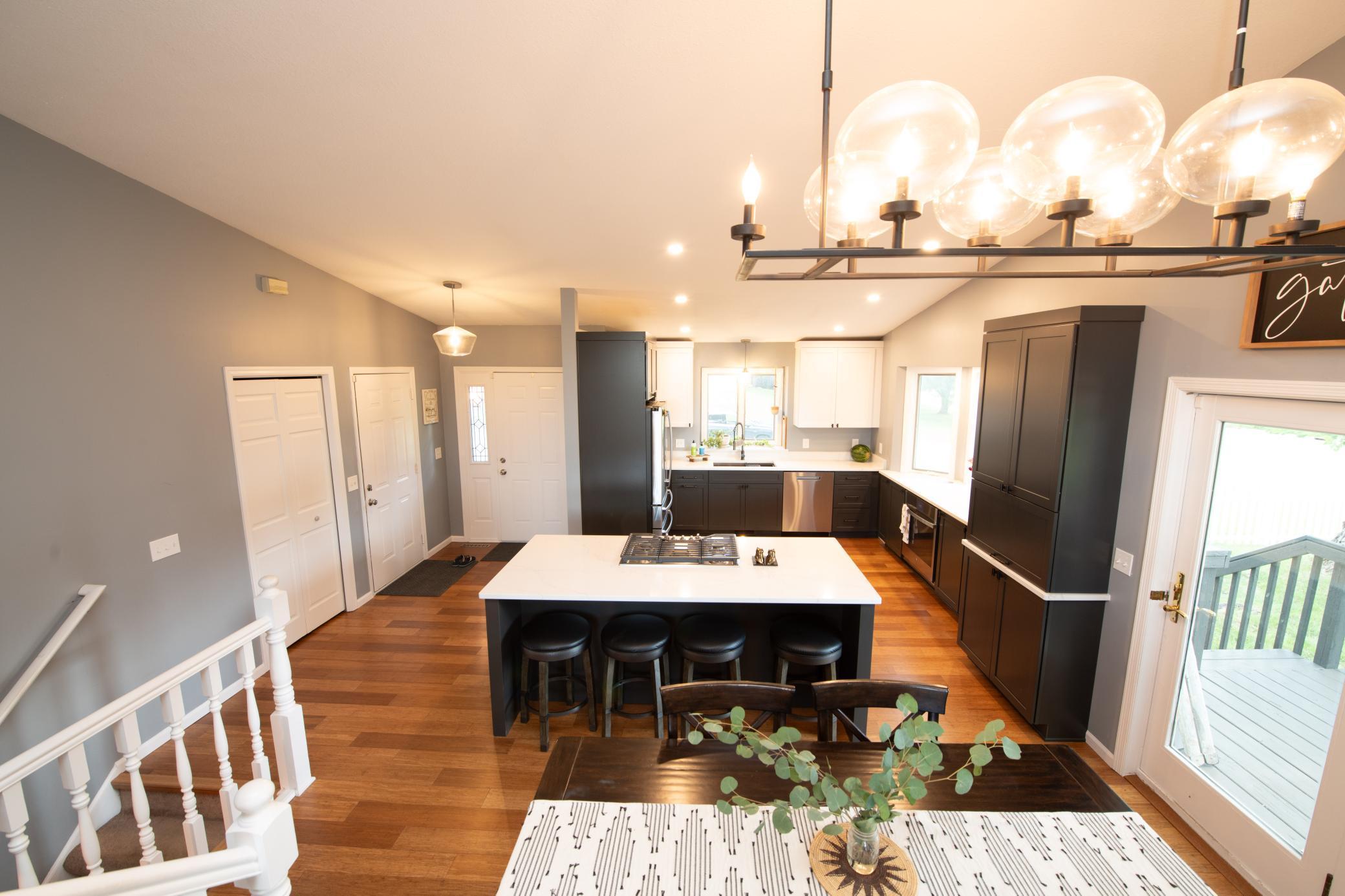 5910 Pineview Lane N