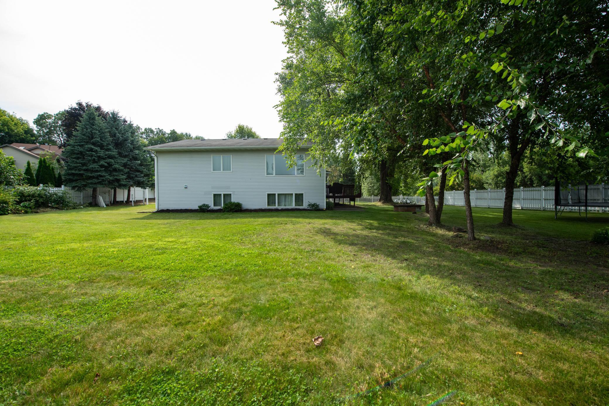 5910 Pineview Lane N