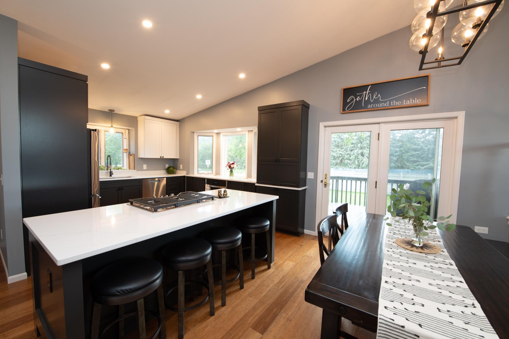 5910 Pineview Lane N