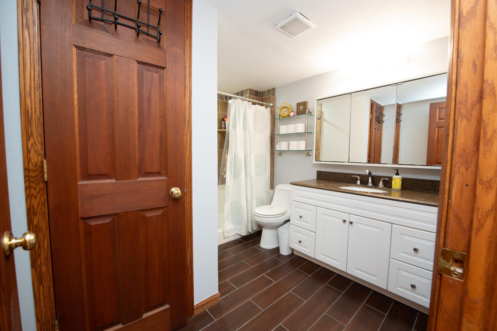 5910 Pineview Lane N