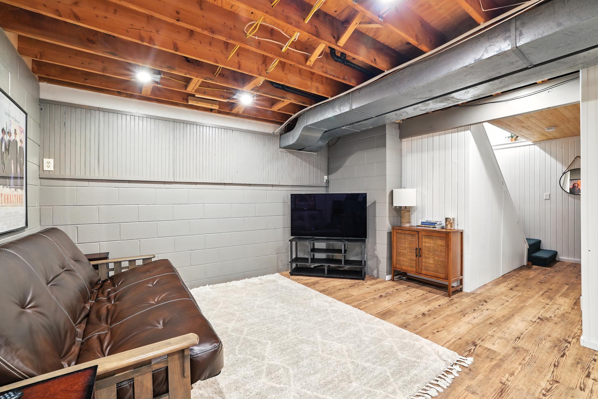 4334 Fisher Lane