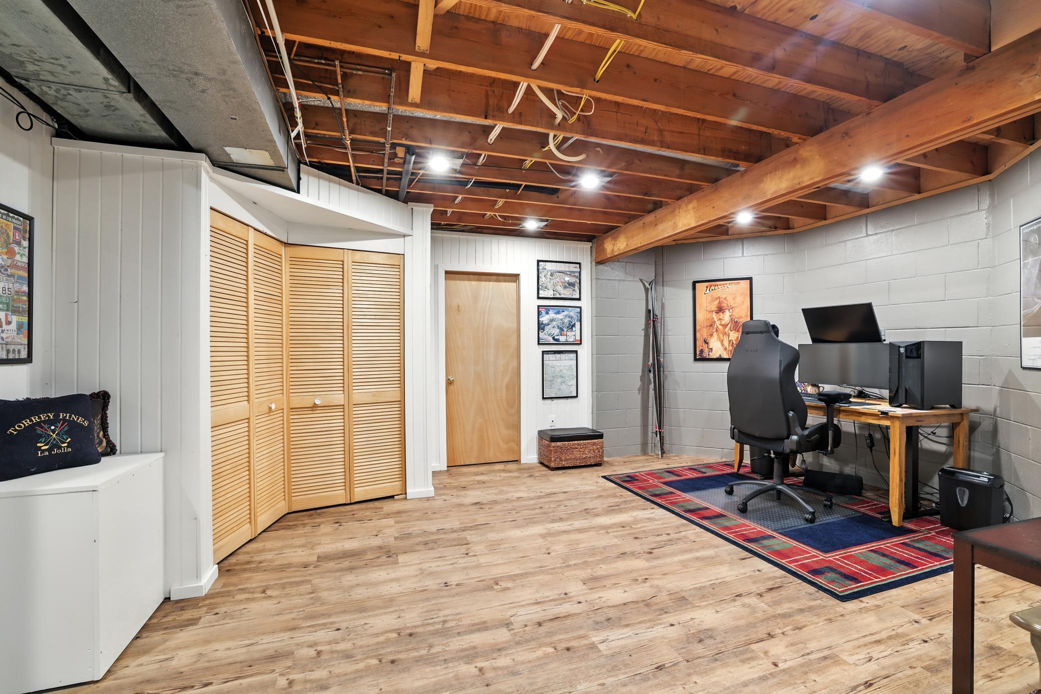 4334 Fisher Lane