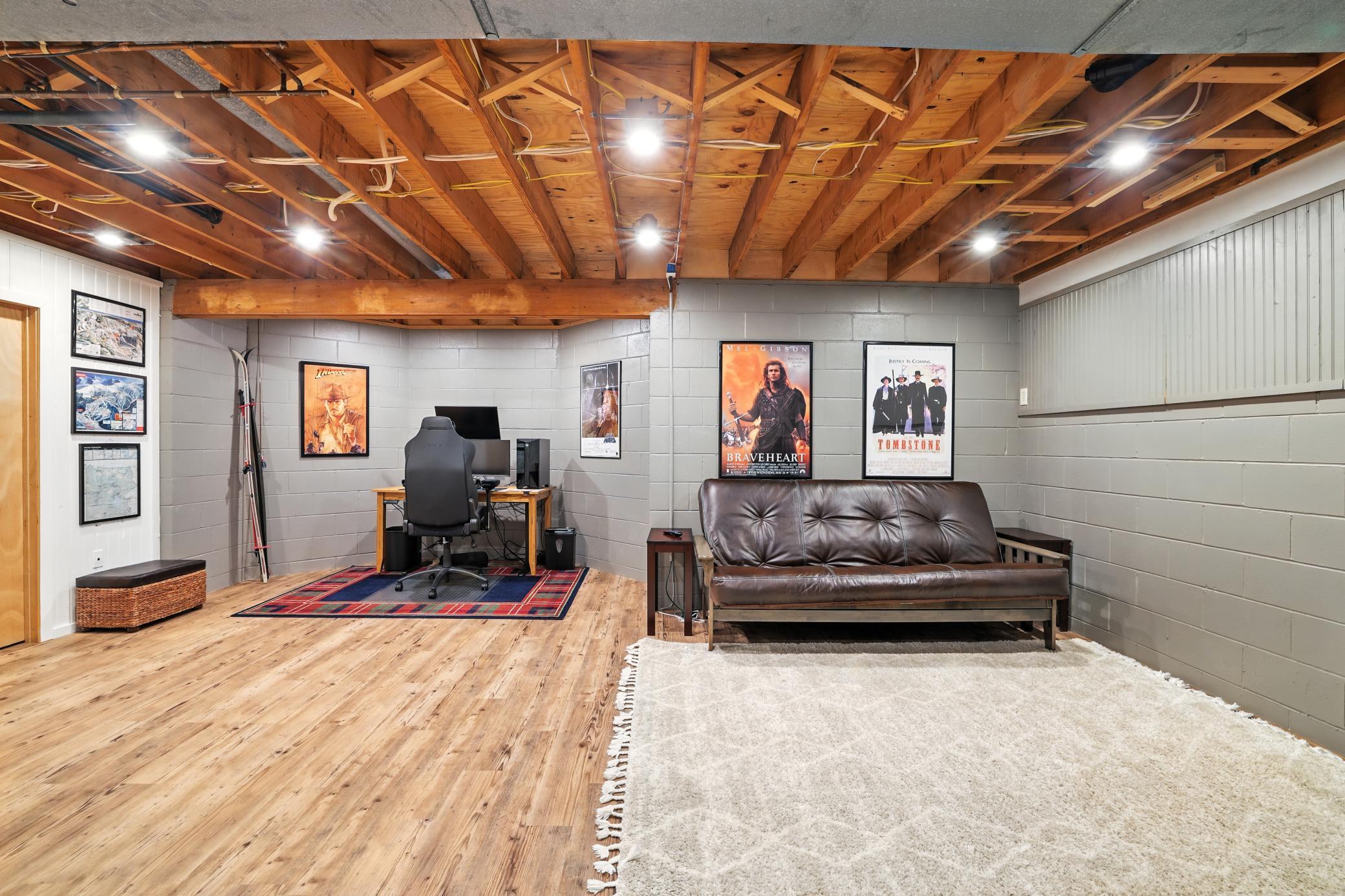 4334 Fisher Lane
