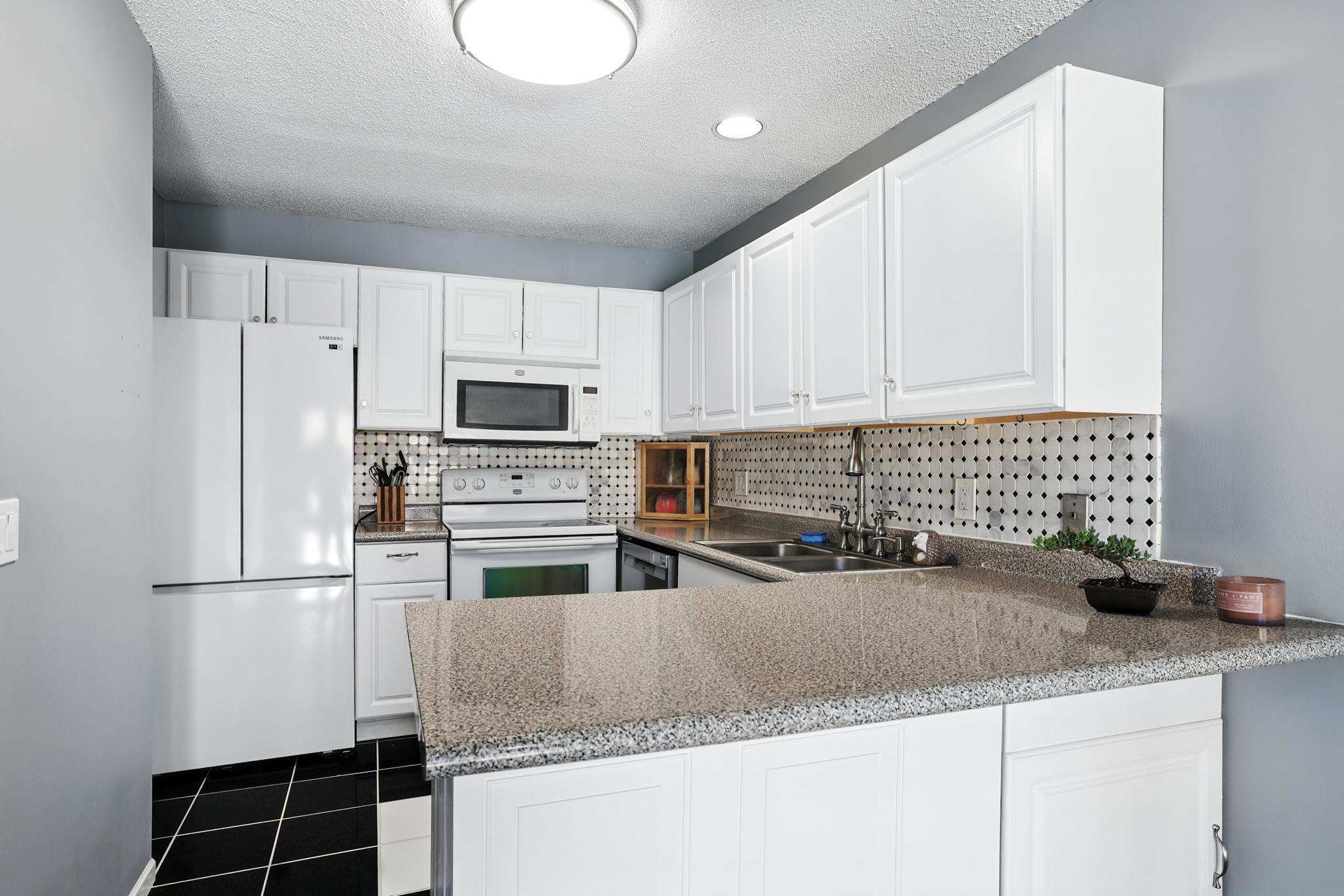 3470 Greenwood Court S