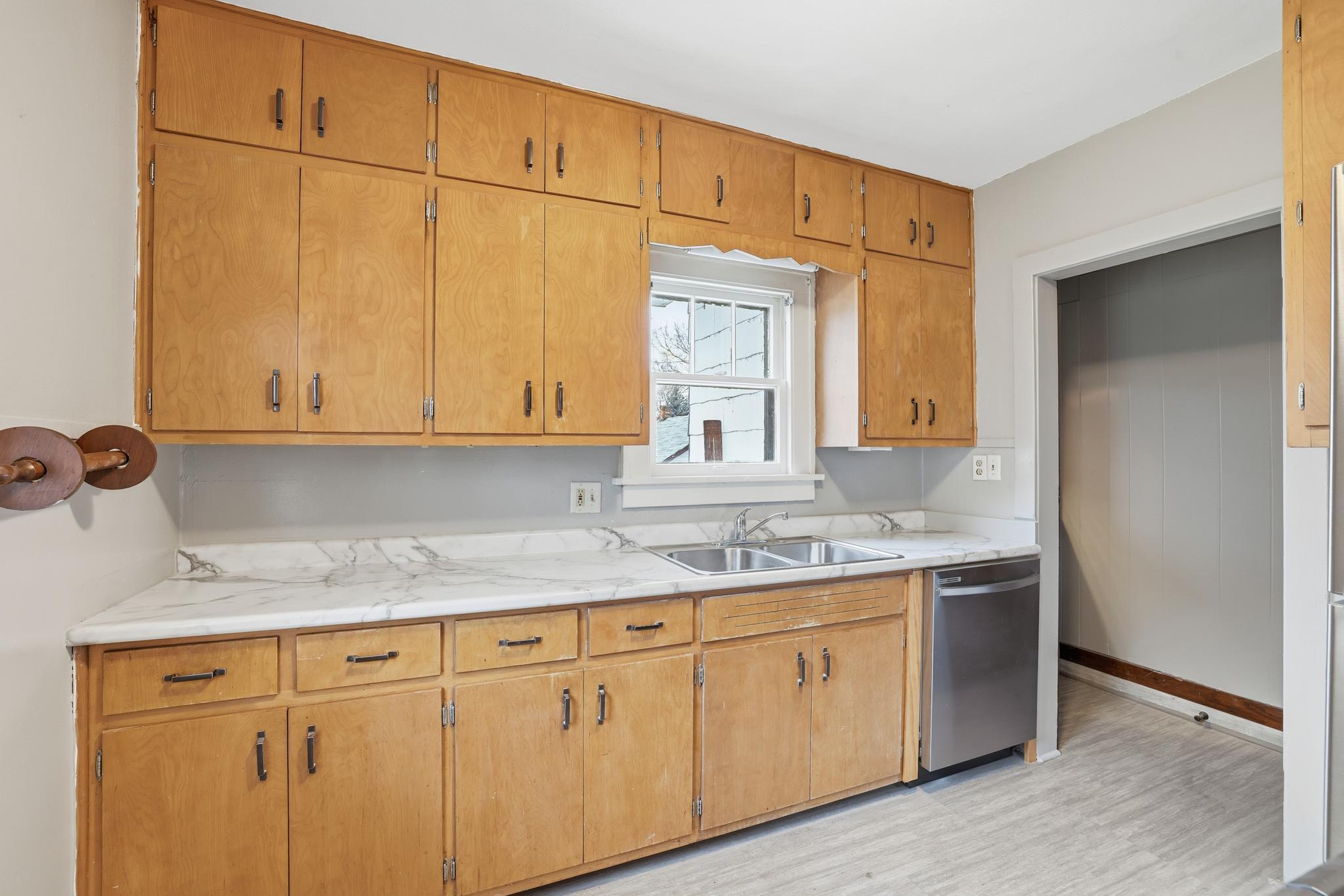 715 N Marshall Avenue