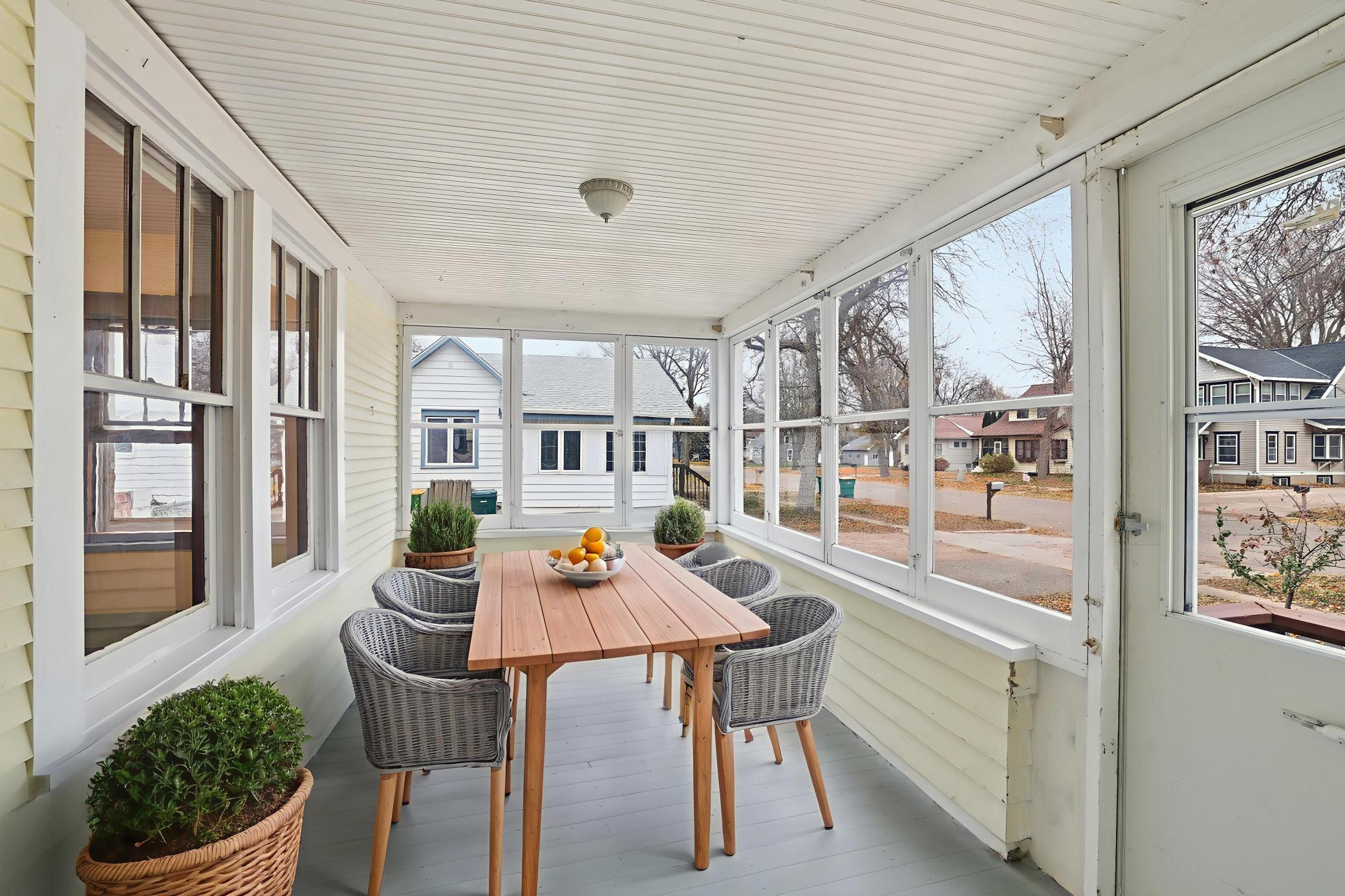 715 N Marshall Avenue