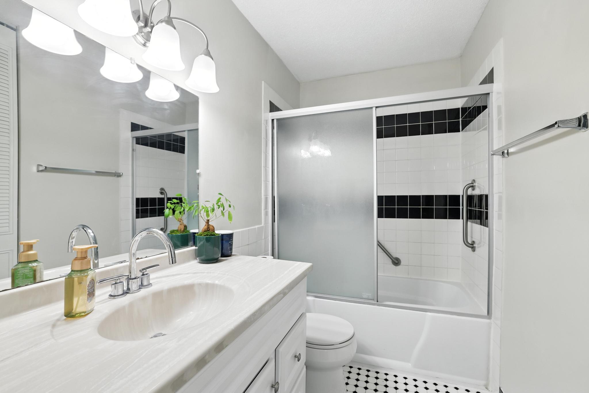 3470 Greenwood Court S