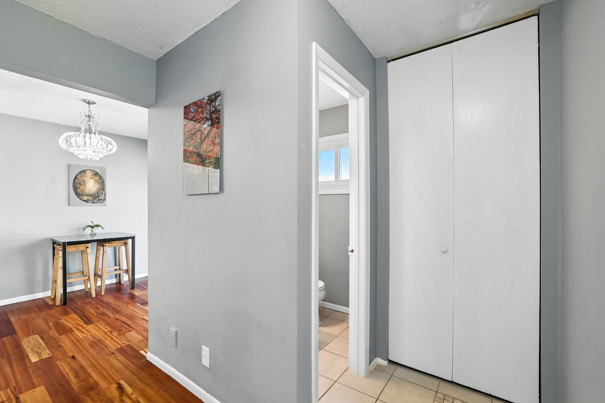 3470 Greenwood Court S