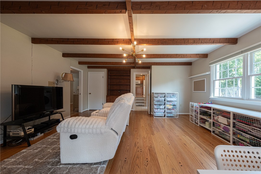 99 Forest Dr
