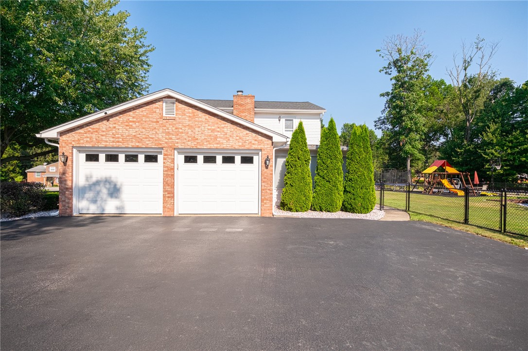 99 Forest Dr