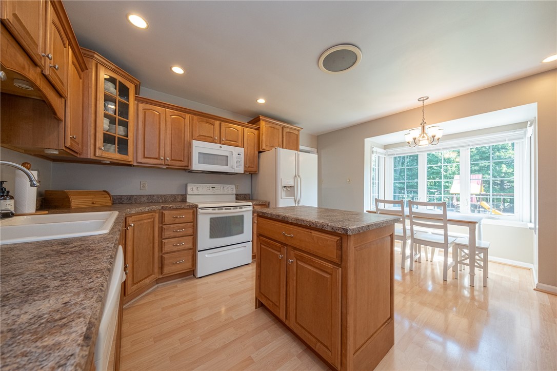 99 Forest Dr