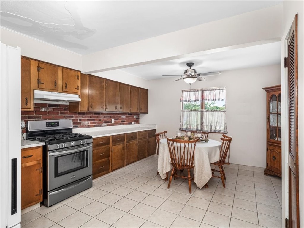 2027 Oriole Dr