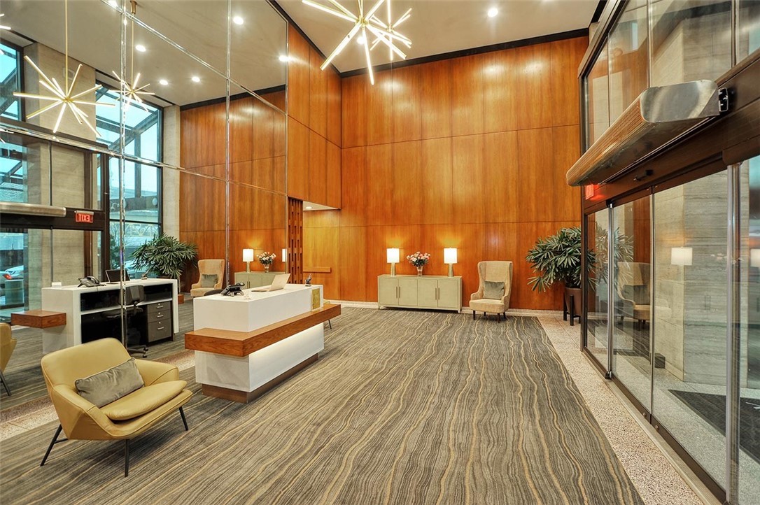 320 Fort Duquesne Blvd 16K