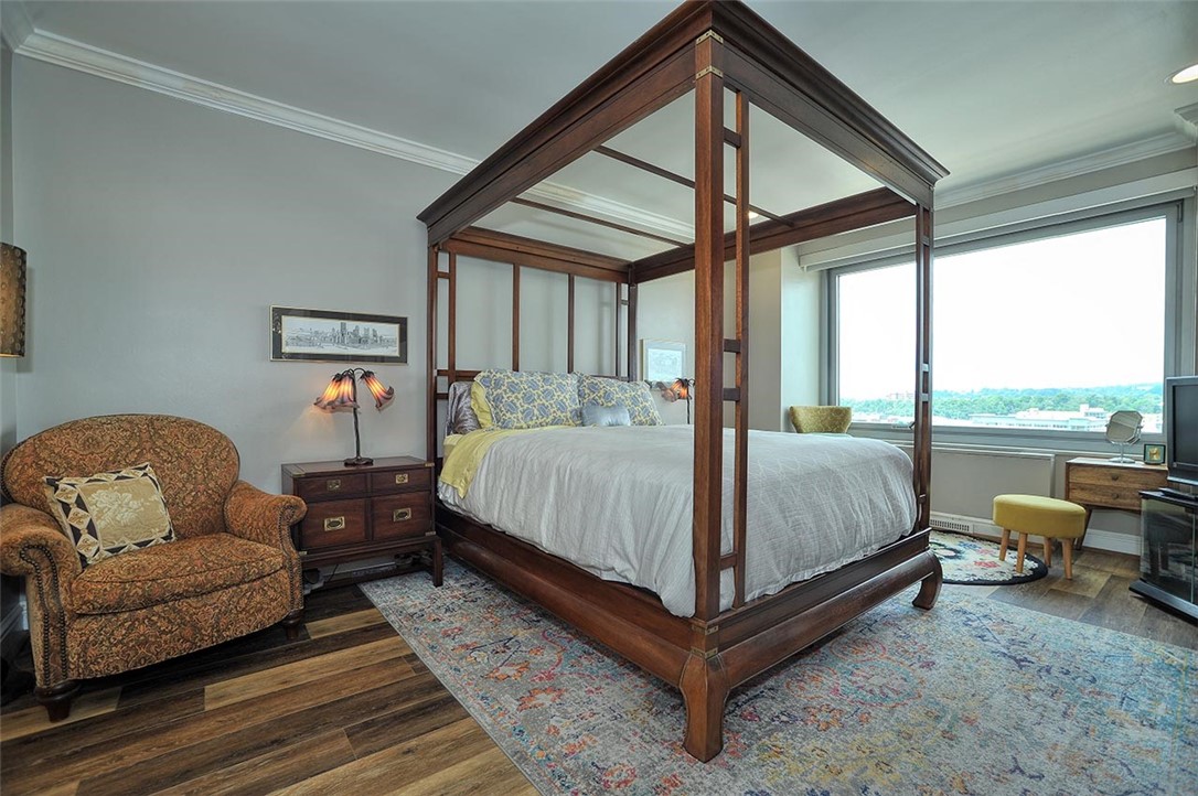 320 Fort Duquesne Blvd 16K