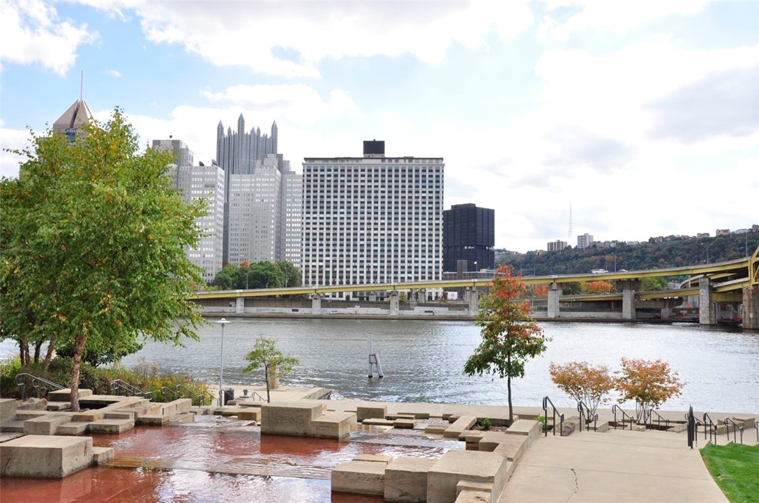 320 Fort Duquesne Blvd 16K