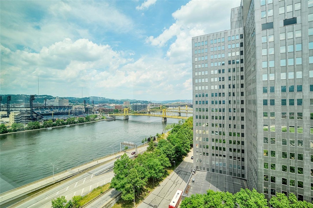 320 Fort Duquesne Blvd 16K