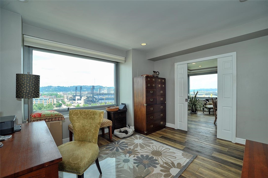 320 Fort Duquesne Blvd 16K