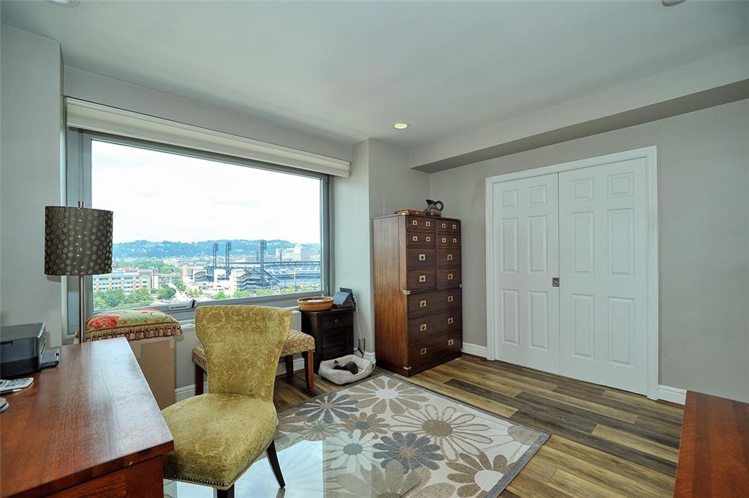 320 Fort Duquesne Blvd 16K