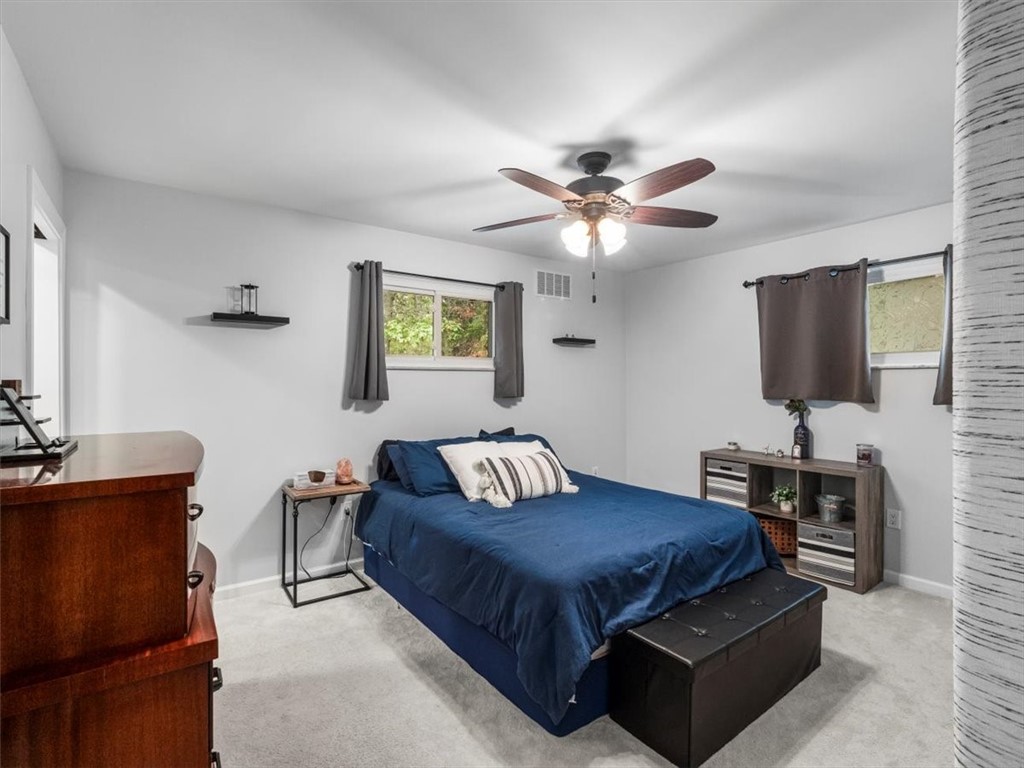 155 W Woodland Dr