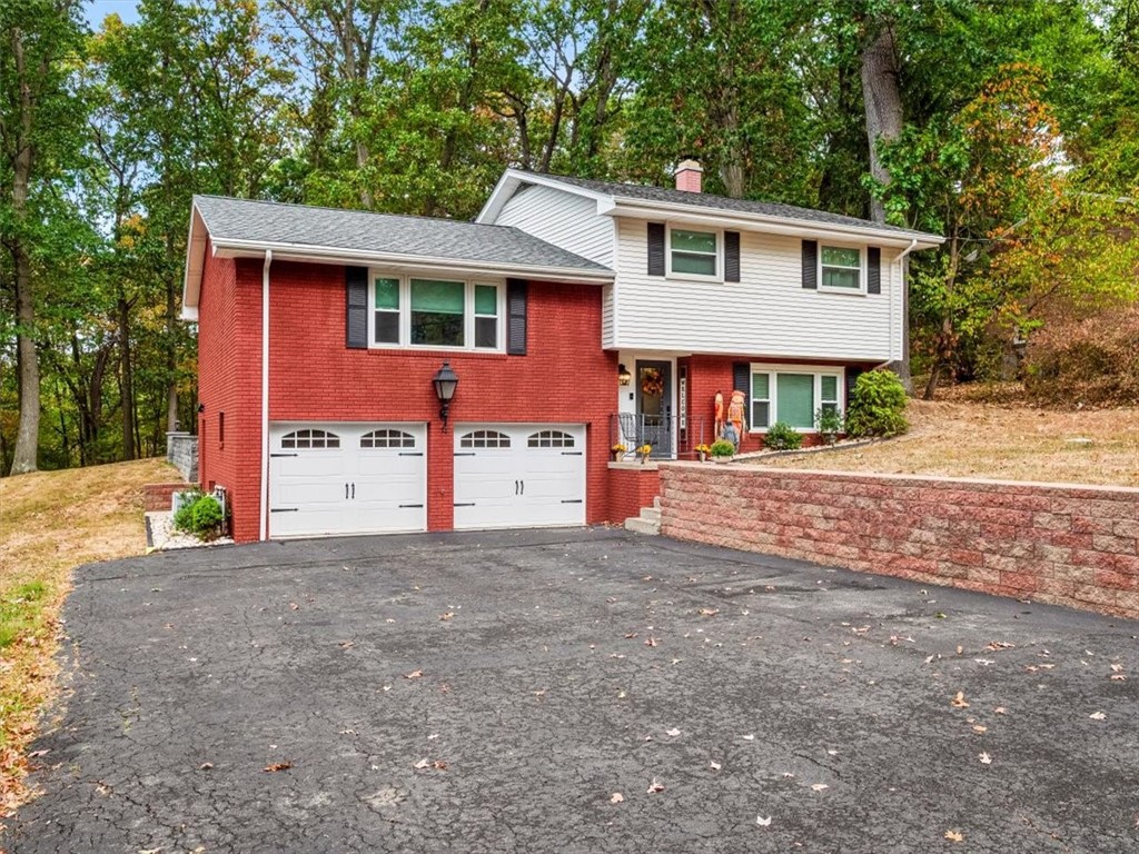 155 W Woodland Dr