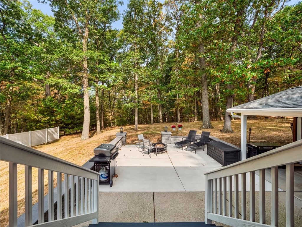 155 W Woodland Dr