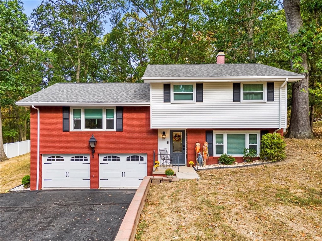 155 W Woodland Dr