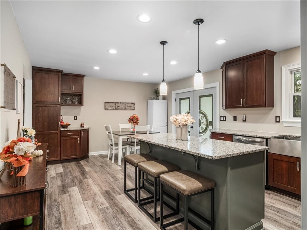 155 W Woodland Dr