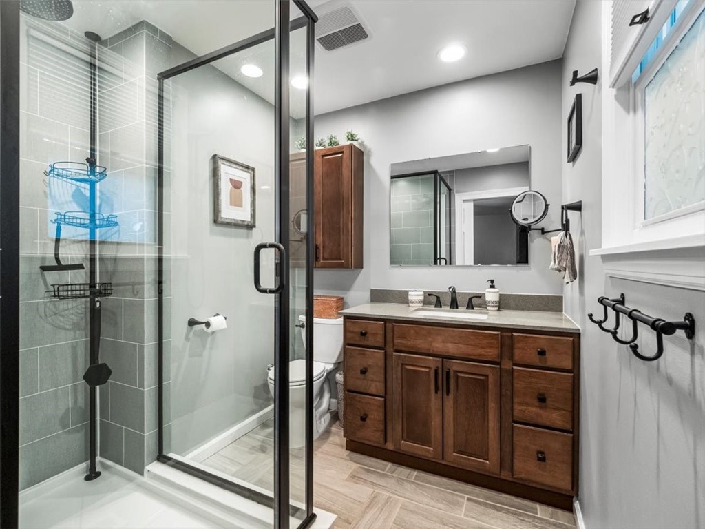 155 W Woodland Dr