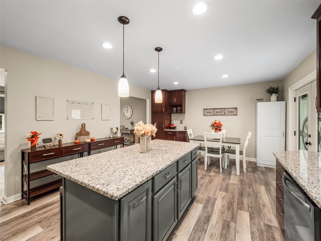 155 W Woodland Dr