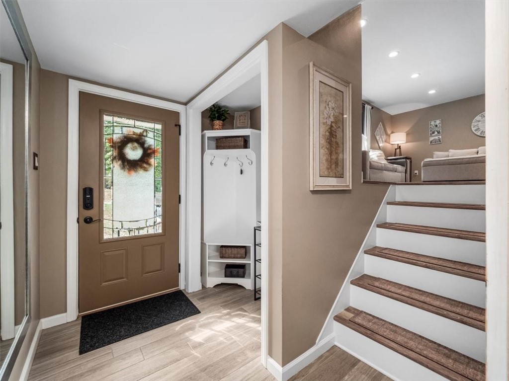 155 W Woodland Dr