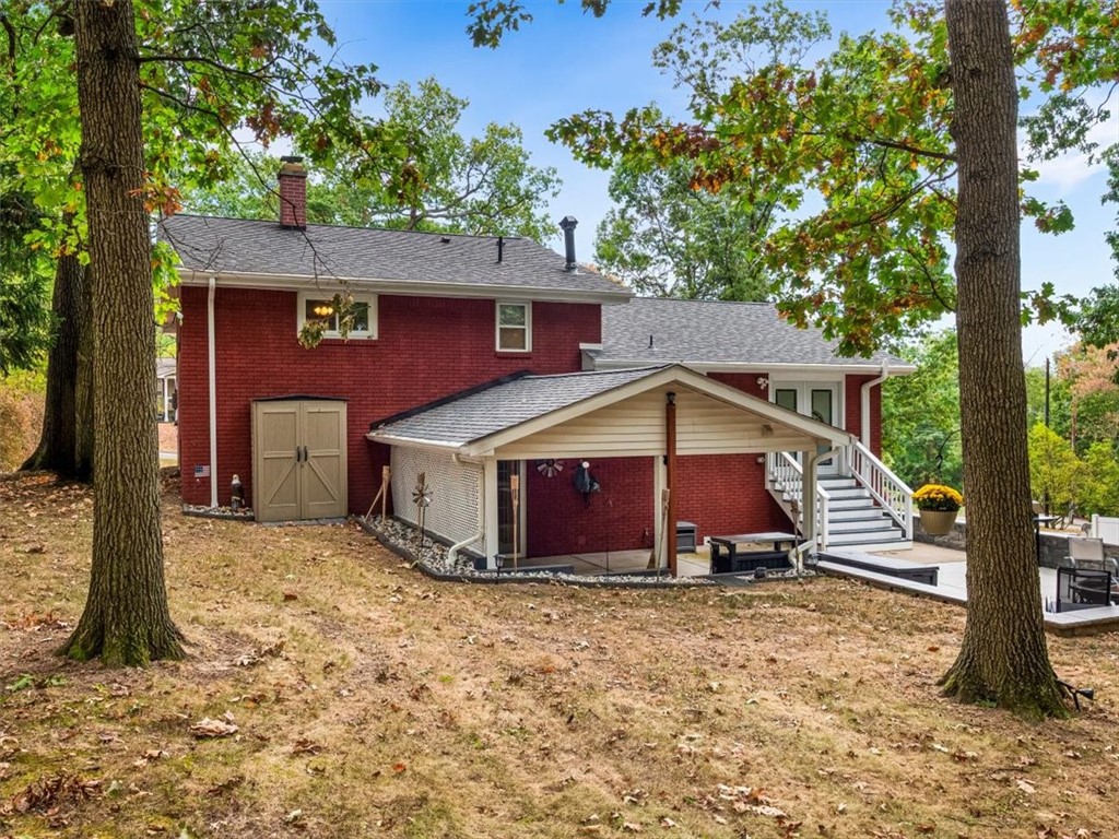 155 W Woodland Dr