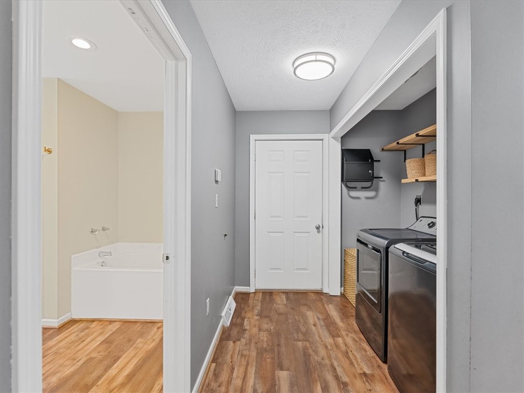 3369 Brodhead Rd