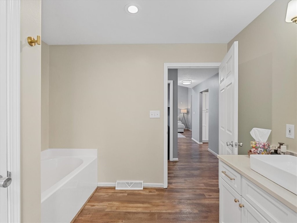 3369 Brodhead Rd