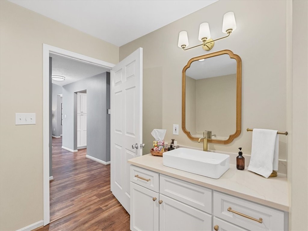 3369 Brodhead Rd