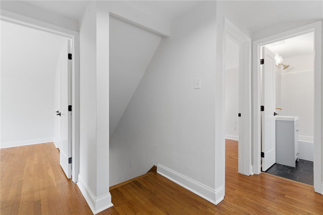 3332 Waltham Ave