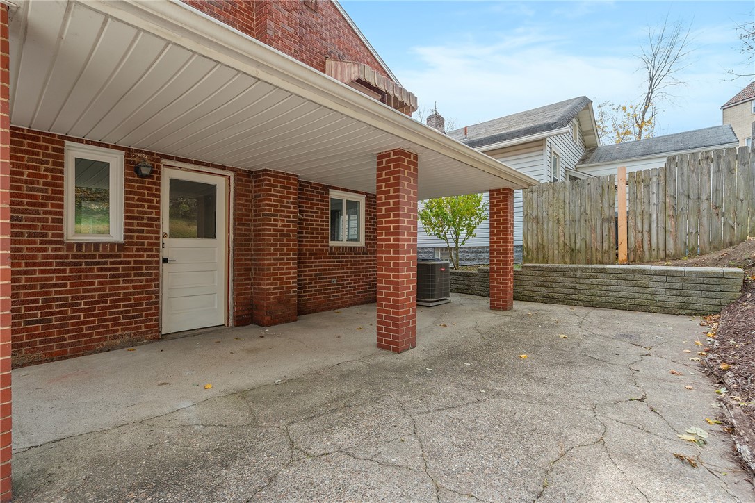 3332 Waltham Ave